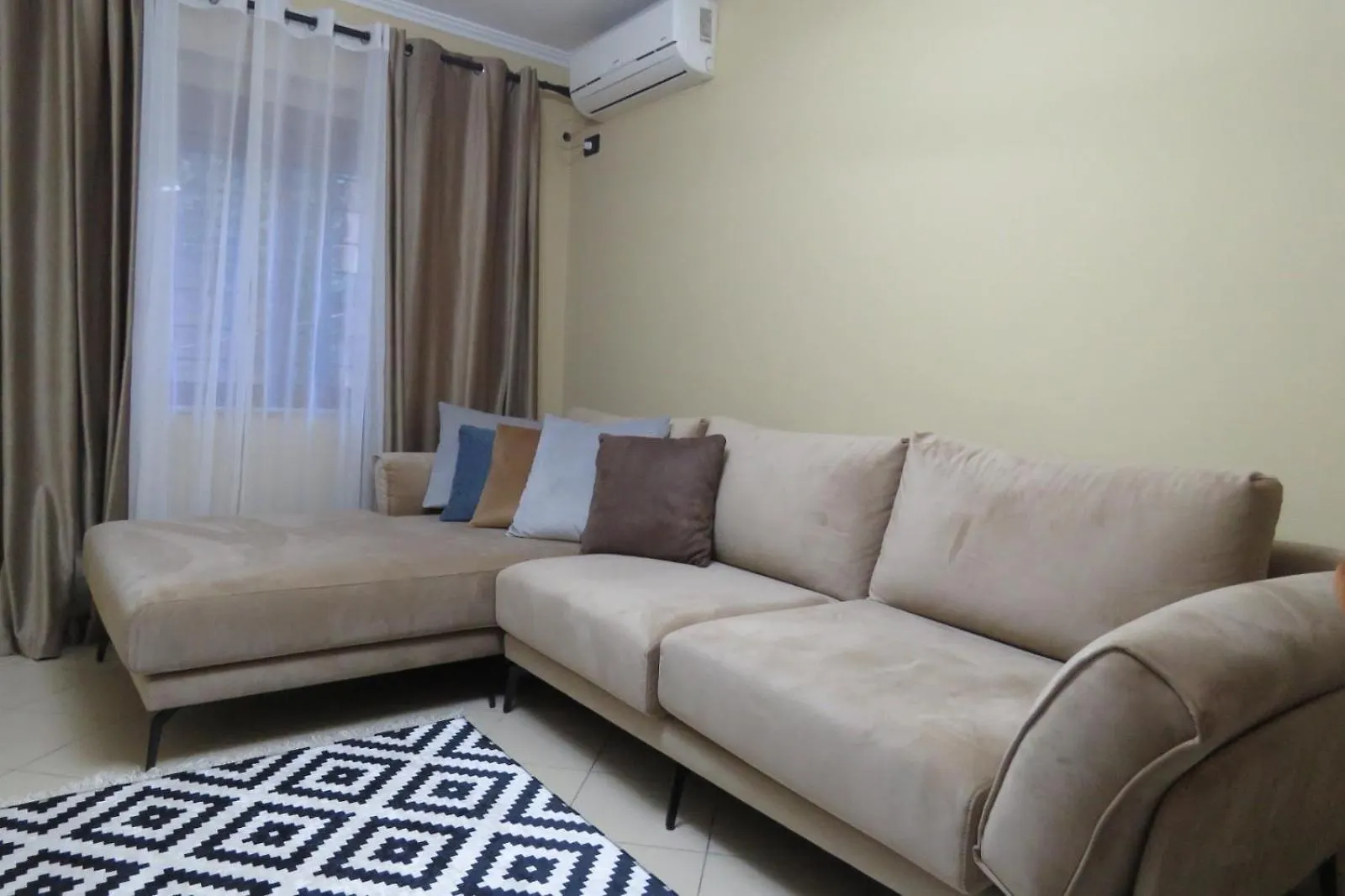 Apartment In Xhomlliku, Xhamlliku Tirana